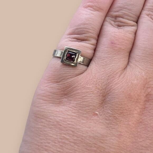 Garnet Gemstone Sterling Silver 925 Modernist Square Bezel Ring – Size 9 - Picture 3 of 9